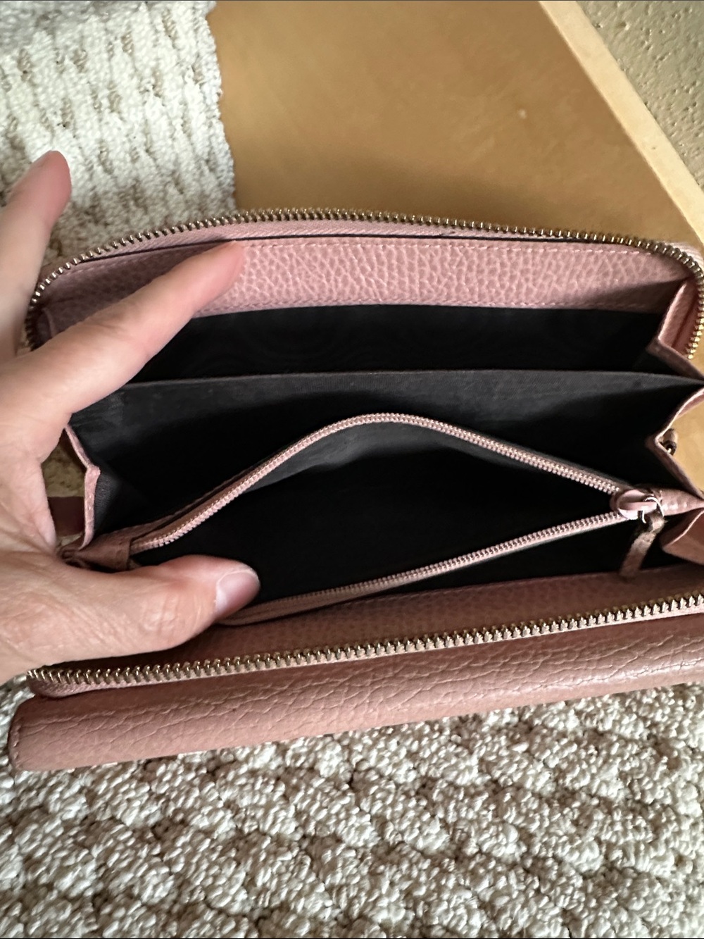 Gucci Calfskin Interlocking G Continental Wallet - Picture 10 of 17